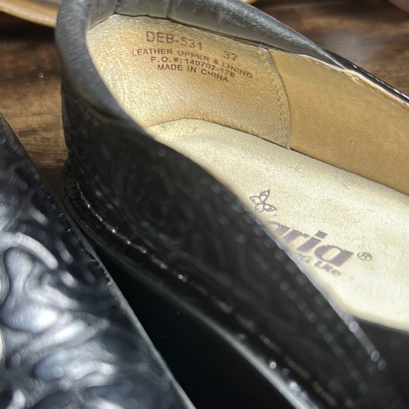 Alegria by PG Lite Debra slip on Black Embossed Shoes size EU 37/ US 7 - Picture 14 of 14